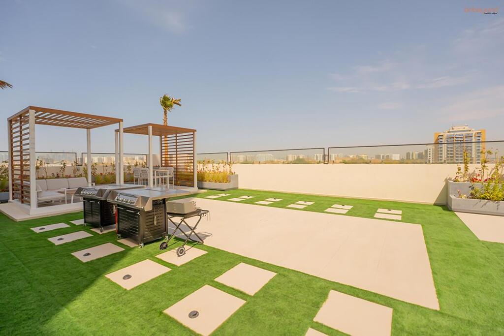 Fotografie z fotogalerie ubytování Bnbeyond's Sassy Studio with Expansive Balcony v Dubaji