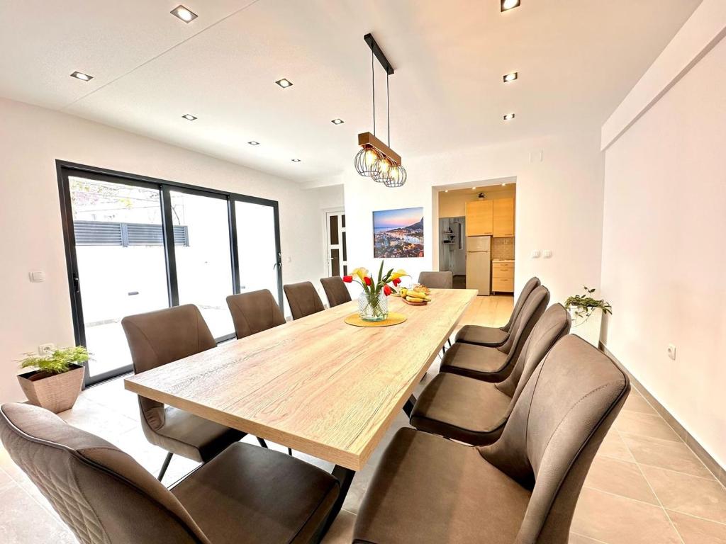 Televízia a/alebo spoločenská miestnosť v ubytovaní Villa Duce in Omis, private pool