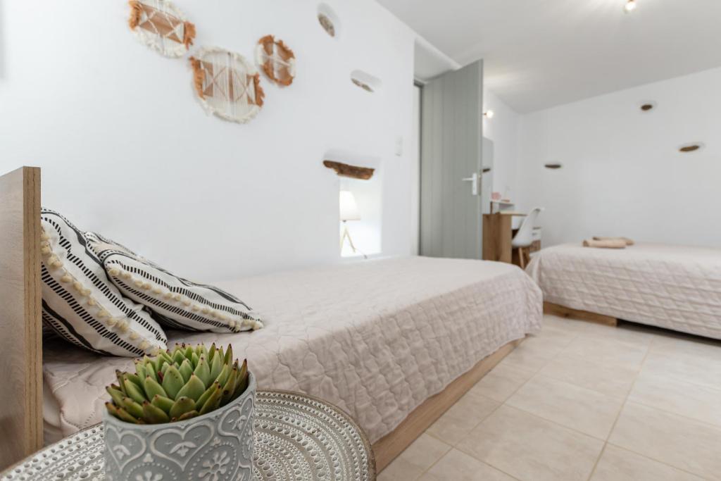 A bed or beds in a room at Lithorama