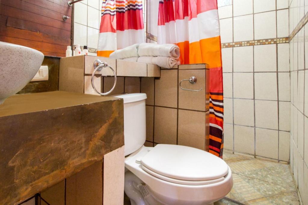 Koupelna v ubytování Capital O Hacienda Filadelfia, El Atorón, Irapuato
