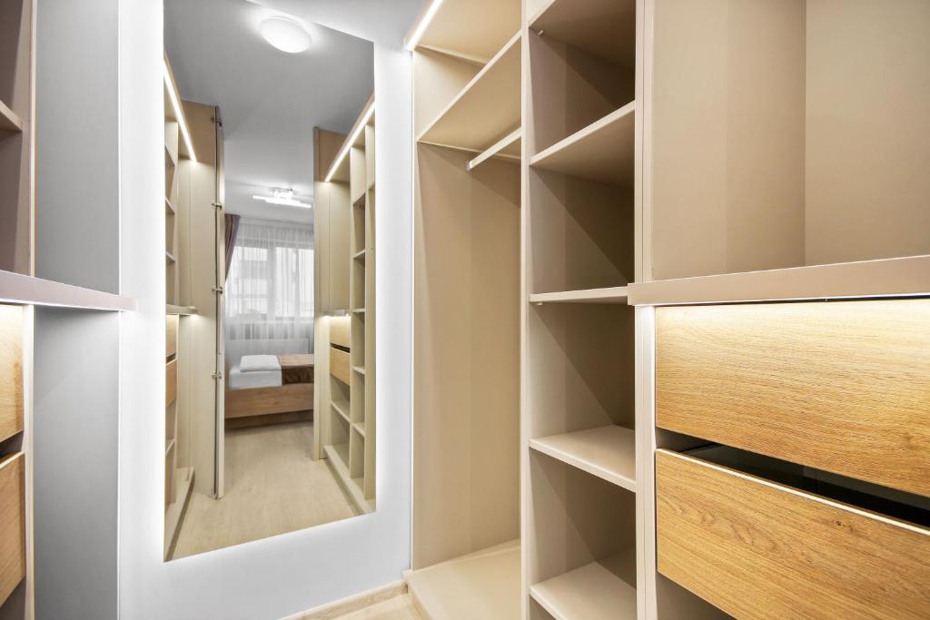 Hils Apartments photo