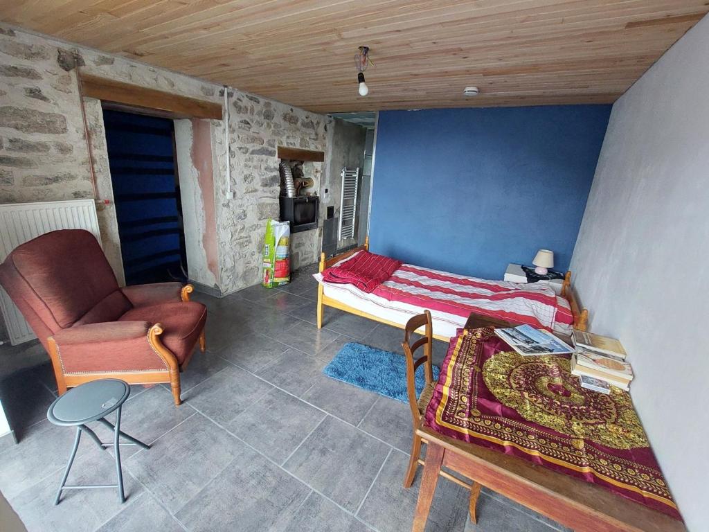 Χώρος καθιστικού στο chambre basique, endroit magique