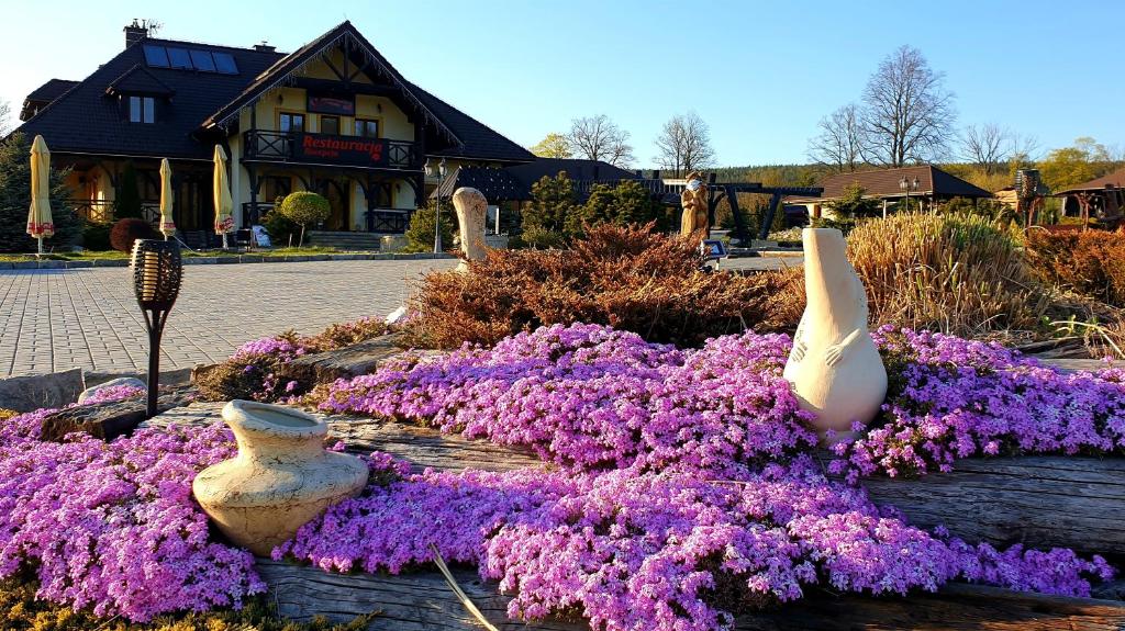Vonkajšia záhrada v ubytovaní Tajemniczy Ogród Szczytna - Bed & Breakfast