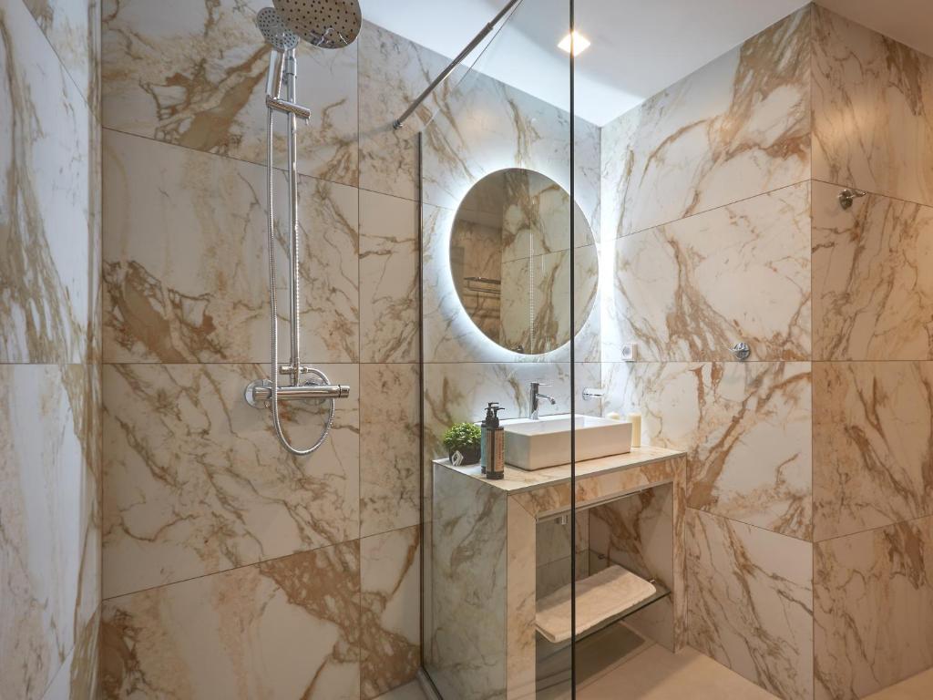 Koupelna v ubytování Athens City Suites