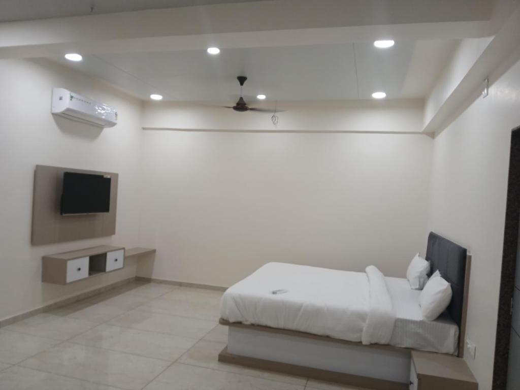 Φωτογραφία από το άλμπουμ του Hotel Radhe Palace σε Sārsa