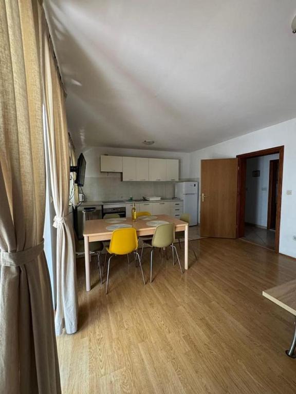 Kuchyň nebo kuchyňský kout v ubytování Apartments Marković