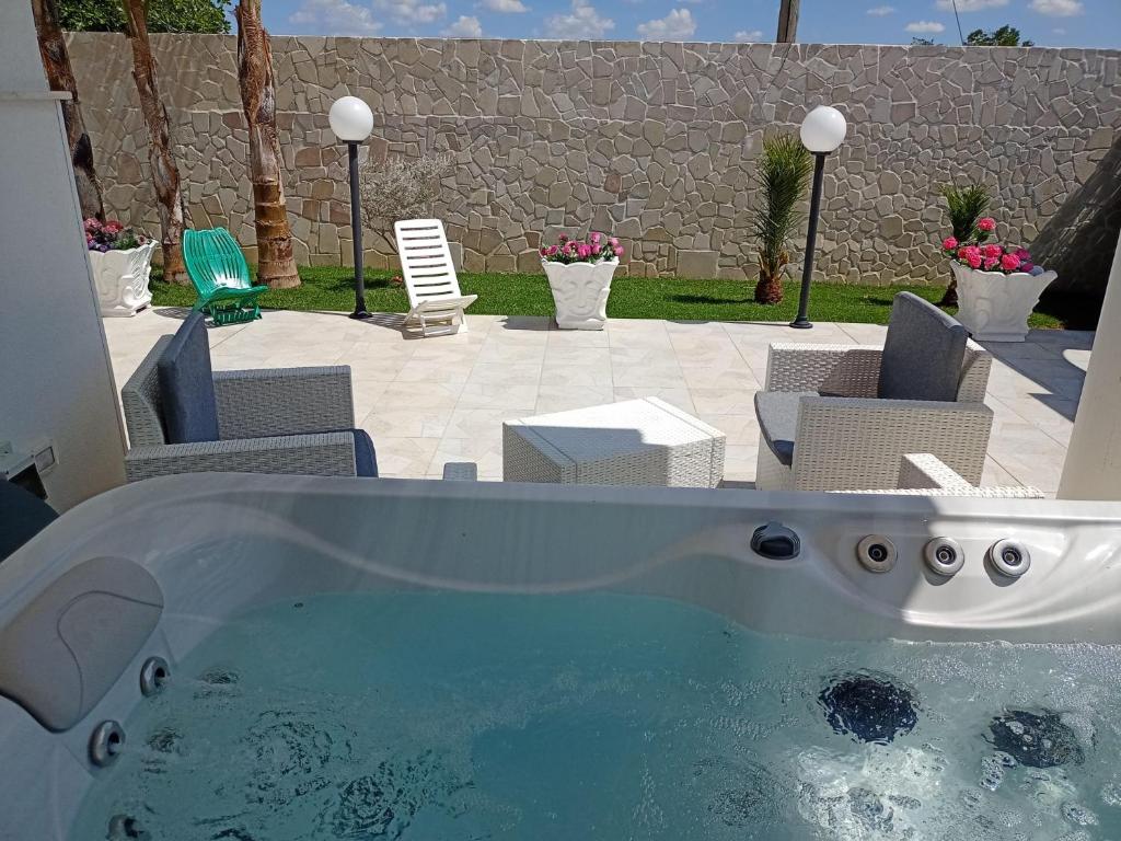 Bazén v ubytovaní Luna Rossa Salento - Casa Blu alebo v jeho blízkosti
