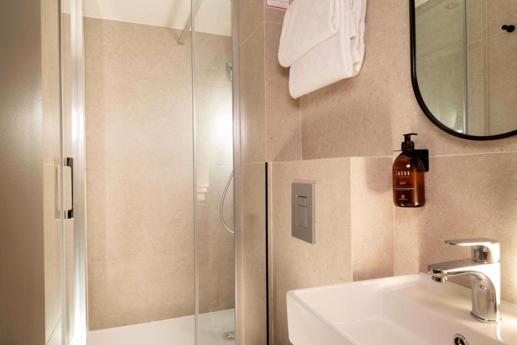 Korner Louvre - Resim 12