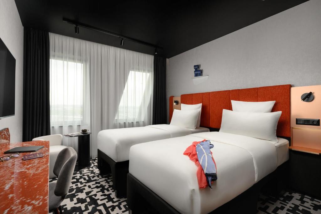 TRIBE Budapest Airport - Resim 6