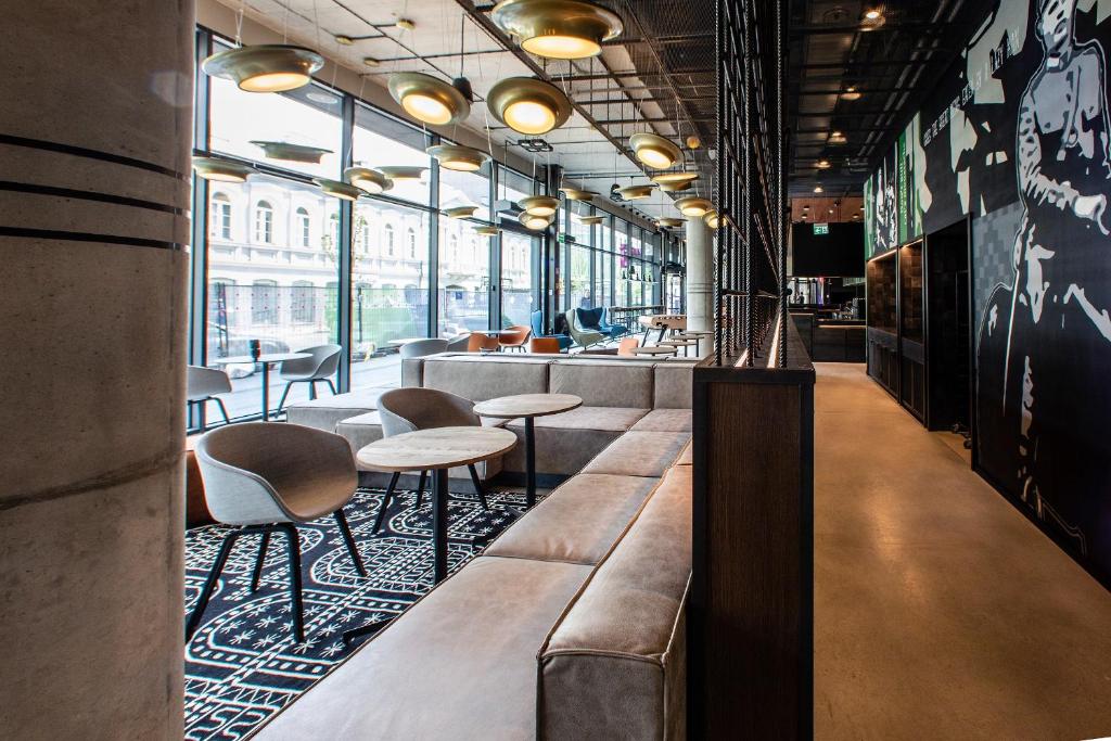 Posezení v ubytování Moxy Kaunas Center