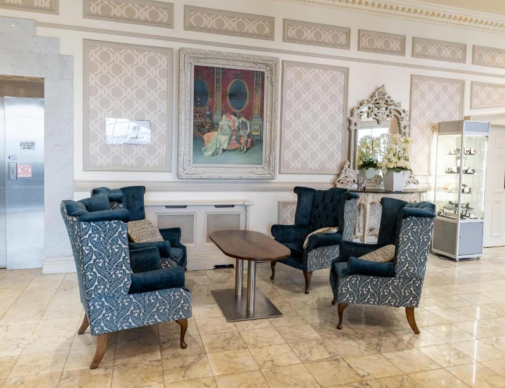 Posezení v ubytování Clanree Hotel & Leisure Centre