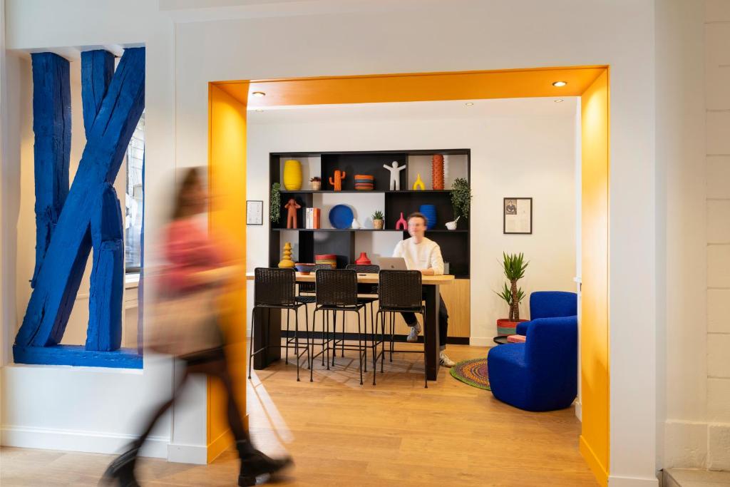 Korner Louvre - Resim 11