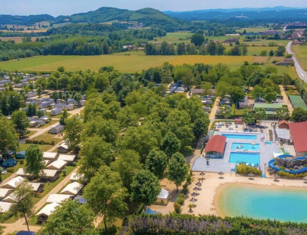 Naturlandskabet i nærheden af campingpladsen