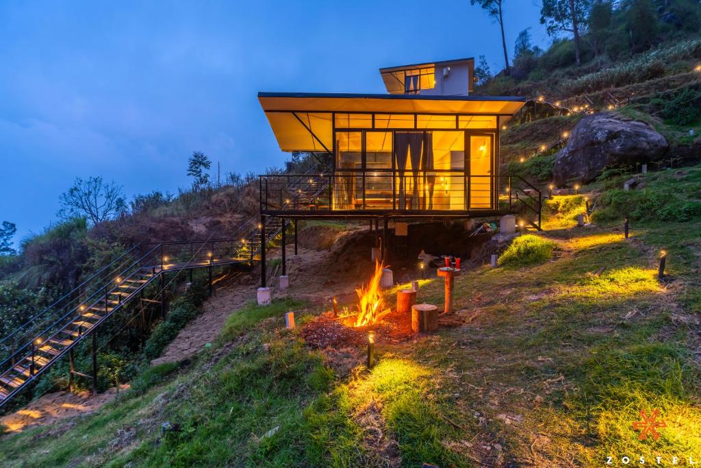 Zahrada ubytování Zostel Poombarai, Kodaikanal