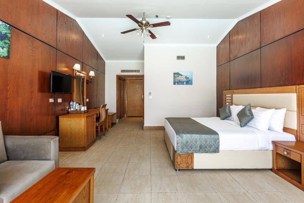 Sunrise Alora Aqua Park Resort - 17