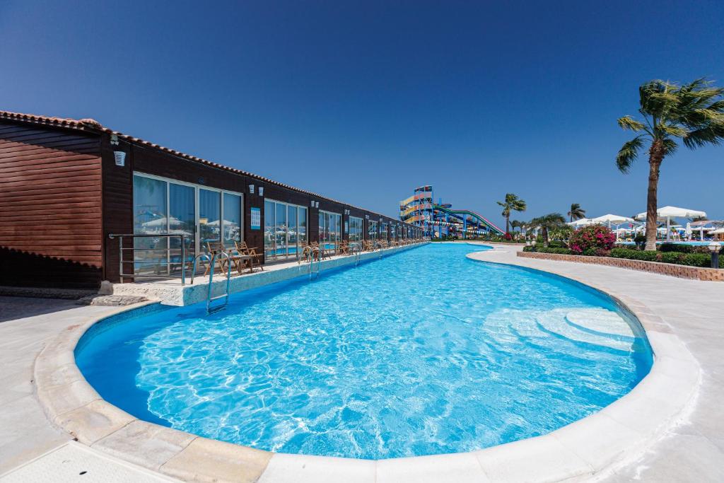 Sunrise Alora Aqua Park Resort - 18