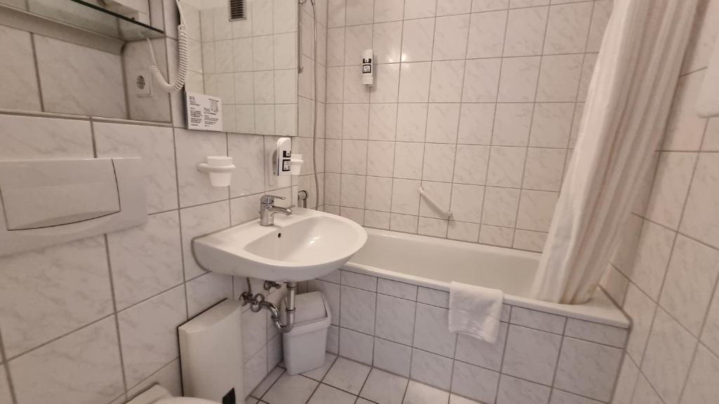 Panorama Inn Hotel und Boardinghaus - Resim 31