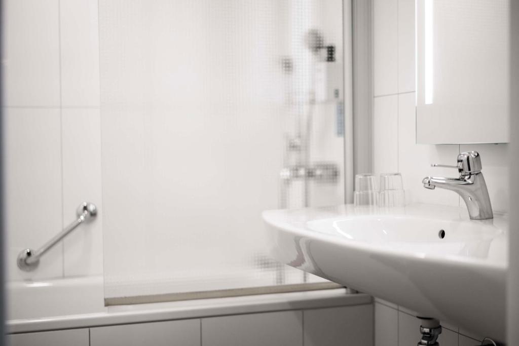 Koupelna v ubytování Scandic Järva Krog