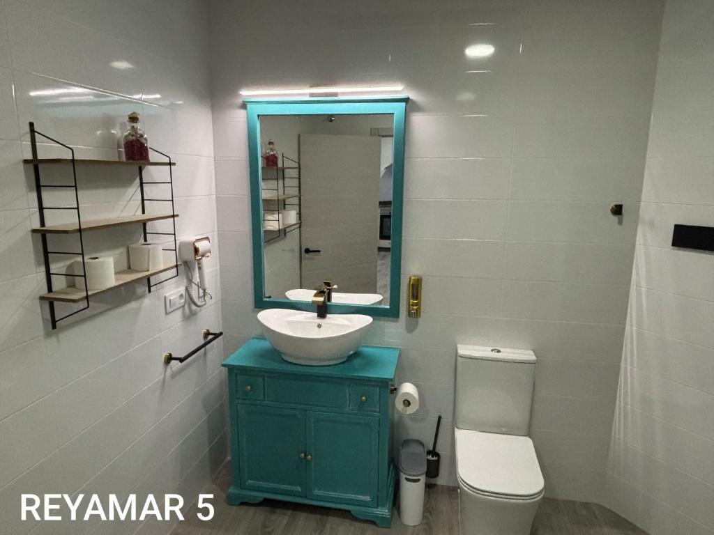 Koupelna v ubytování Apartamentos Reyamar