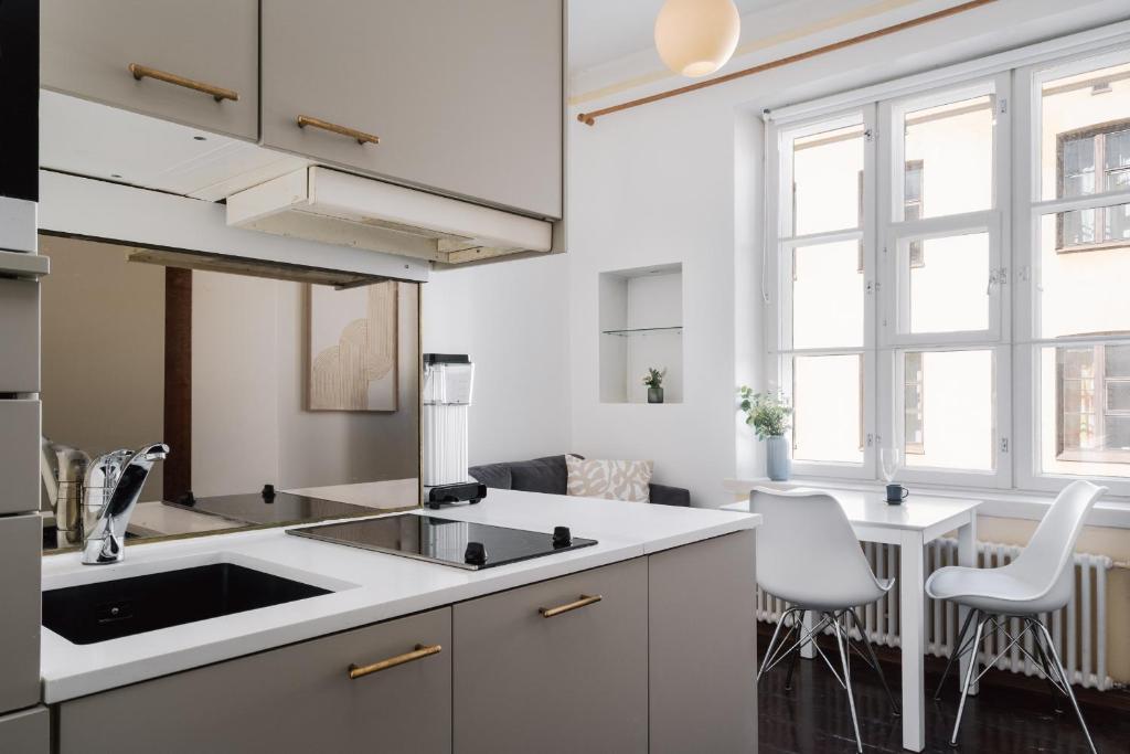 Nhà bếp/bếp nhỏ tại Historical Studio in Kruununhaka with Great Location!