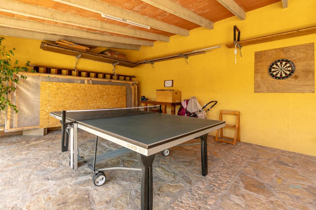 Stolní tenis v ubytování Villa La Sort Llarga, casa de campo para 6 personas nebo okolí