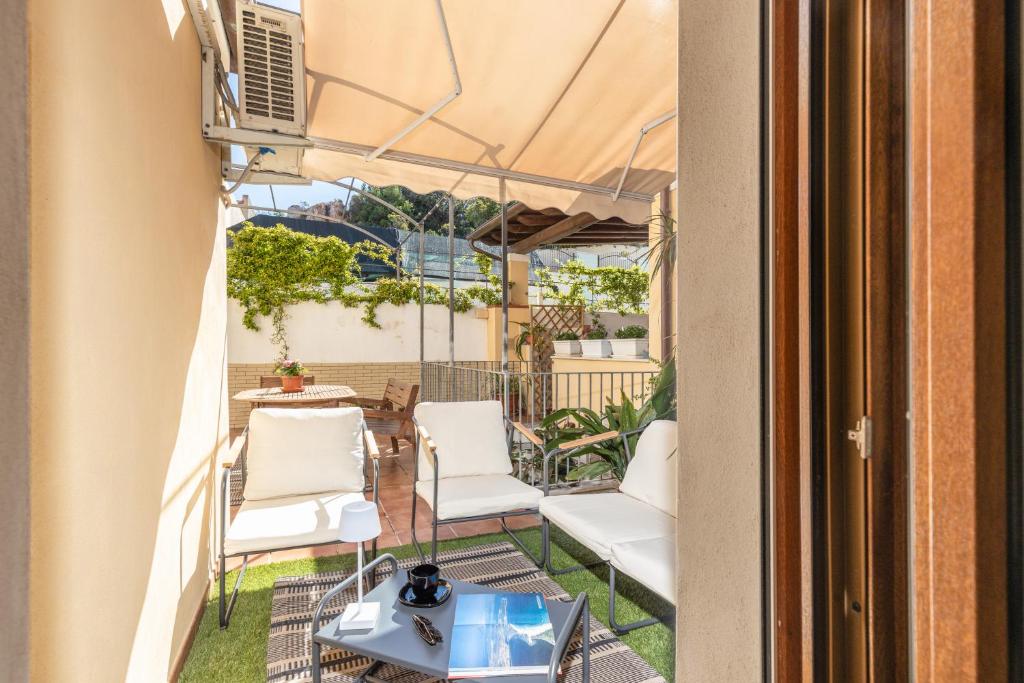 Bazén v ubytování B&B Calamoresca nebo v jeho okolí