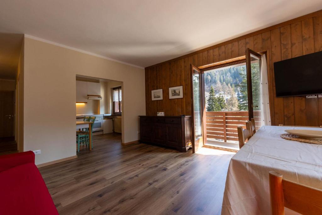 MaR Maturi Appartamenti con due bagni ideali per 6 e 10 persone nel centro di Campiglio, Madonna di Campiglio — property photo 4