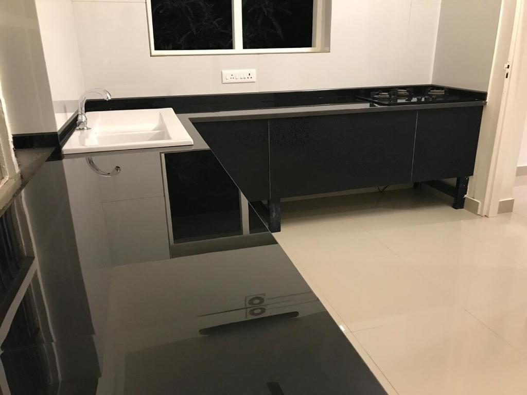 Una cocina o zona de cocina en Spacious 3 bedroom - - heart of city - peaceful