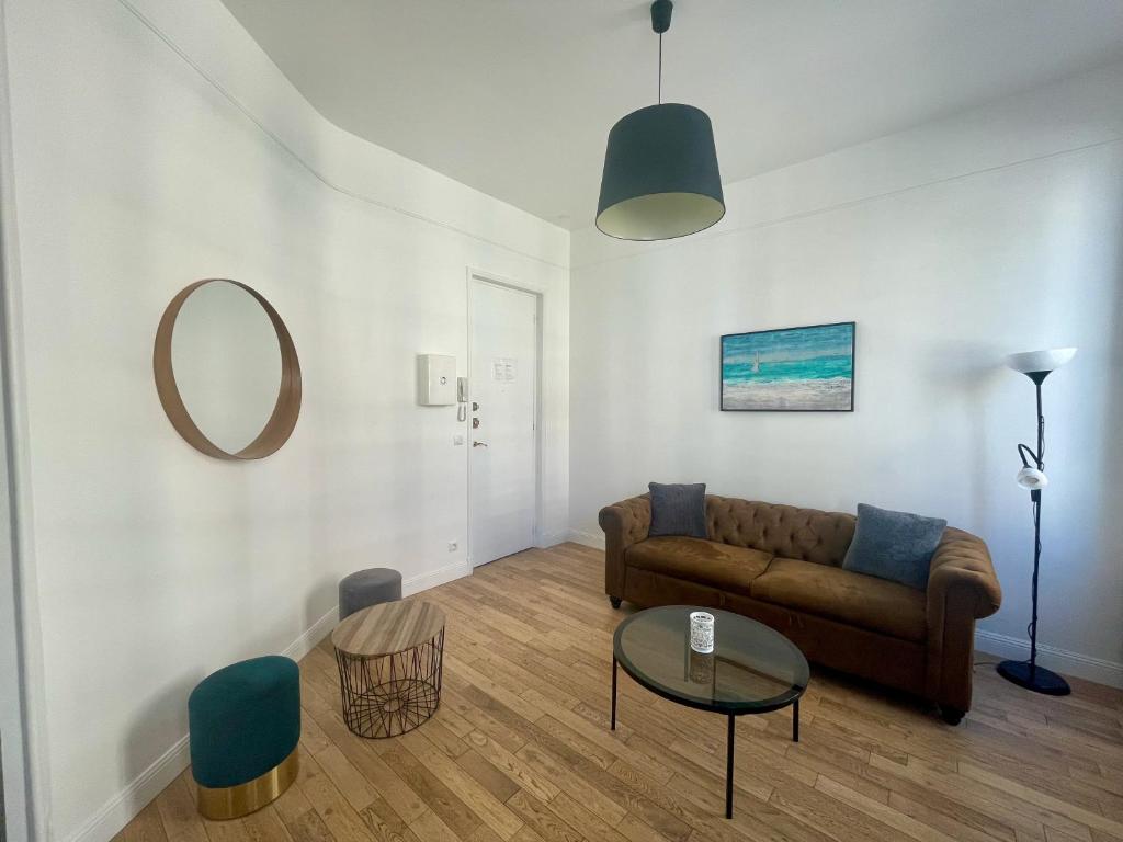 Posezení v ubytování Charming Central Apartment - Reims