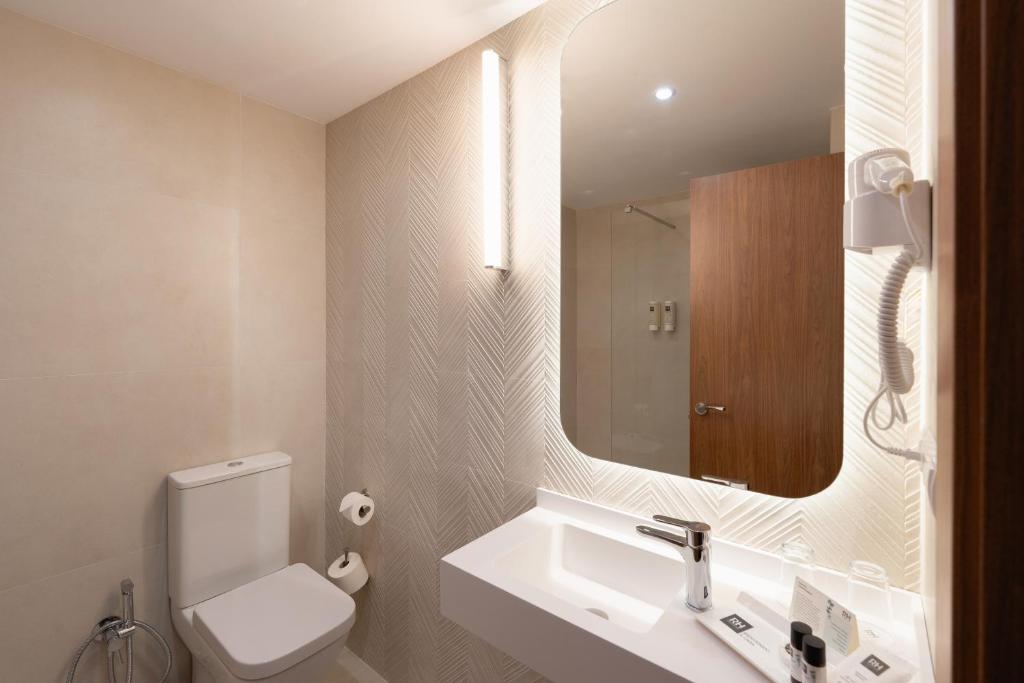 Kúpeľňa v ubytovaní Hotel RH Riviera - Adults Only