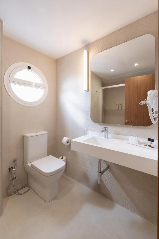Kúpeľňa v ubytovaní Hotel RH Riviera - Adults Only