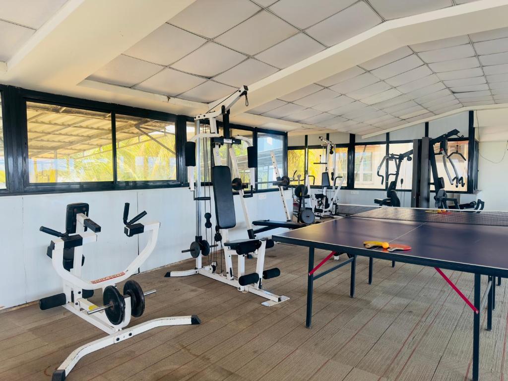Fitness centrum a/nebo fitness zařízení v ubytování Nilkanth Resort - Best Resort in Anand