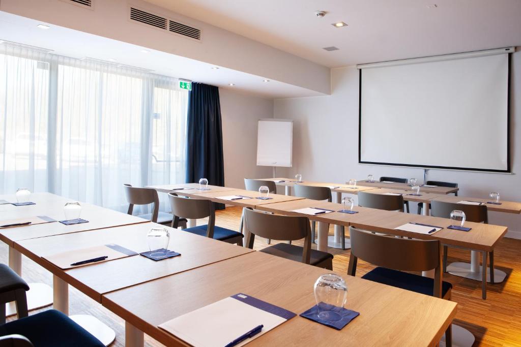 Konferenční prostory v ubytování Holiday Inn Express Neunkirchen by IHG