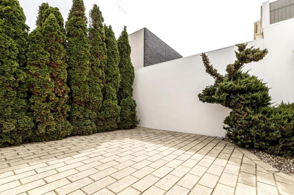 Κήπος έξω από το 2BR with Free Parking 2min to Seaholme Station