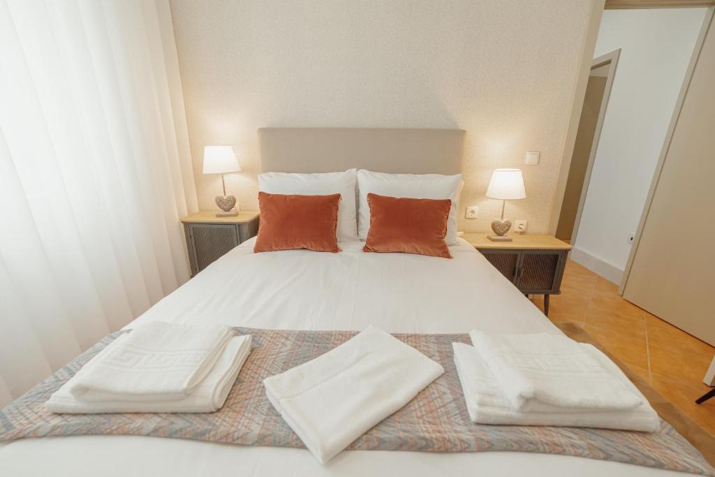 City Center Comfort Apartment by Vacationy