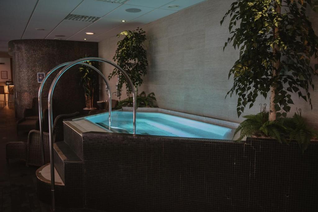 Bazén v ubytování Hernö Gin Hotell nebo v jeho okolí