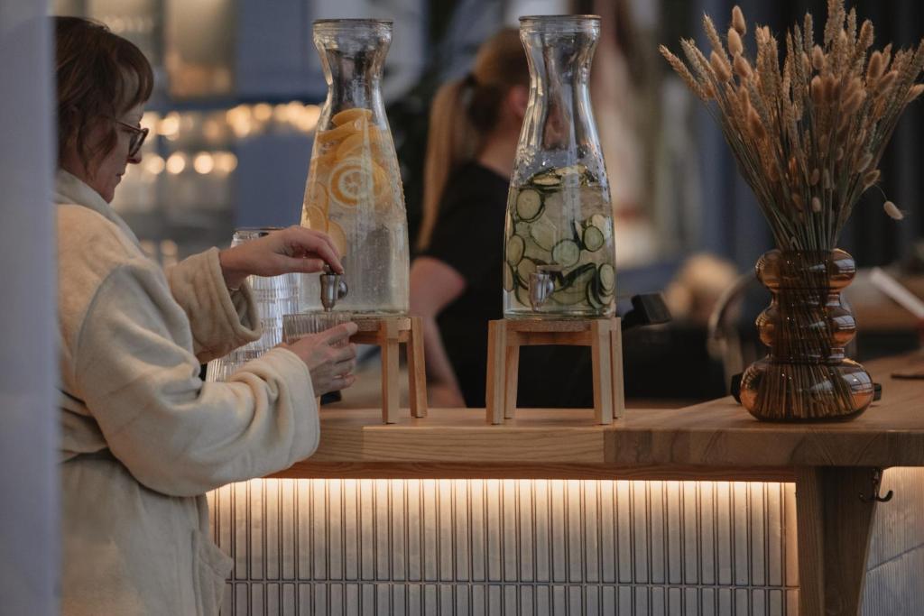 Nápoje v ubytování Hernö Gin Hotell
