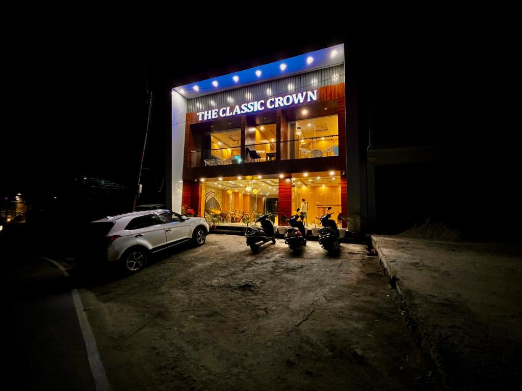 Fotografie z fotogalerie ubytování The Classic Hill View Hotel, Near JW Marriott Mussoorie v destinaci Mussoorie