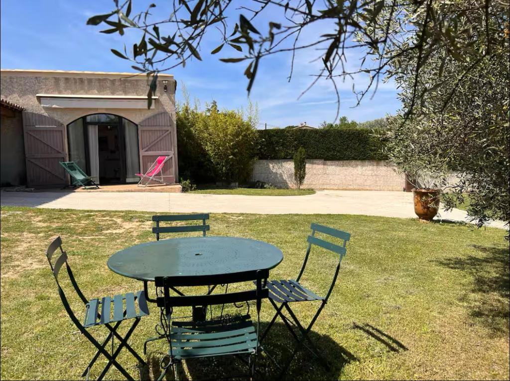 Zahrada ubytování Adorable Gîte (10mn Uzès)