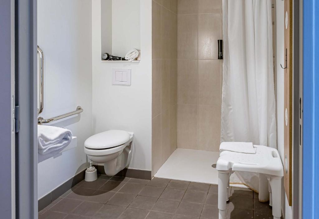 B&B HOTEL Bordeaux Bassins à flot - Resim 41