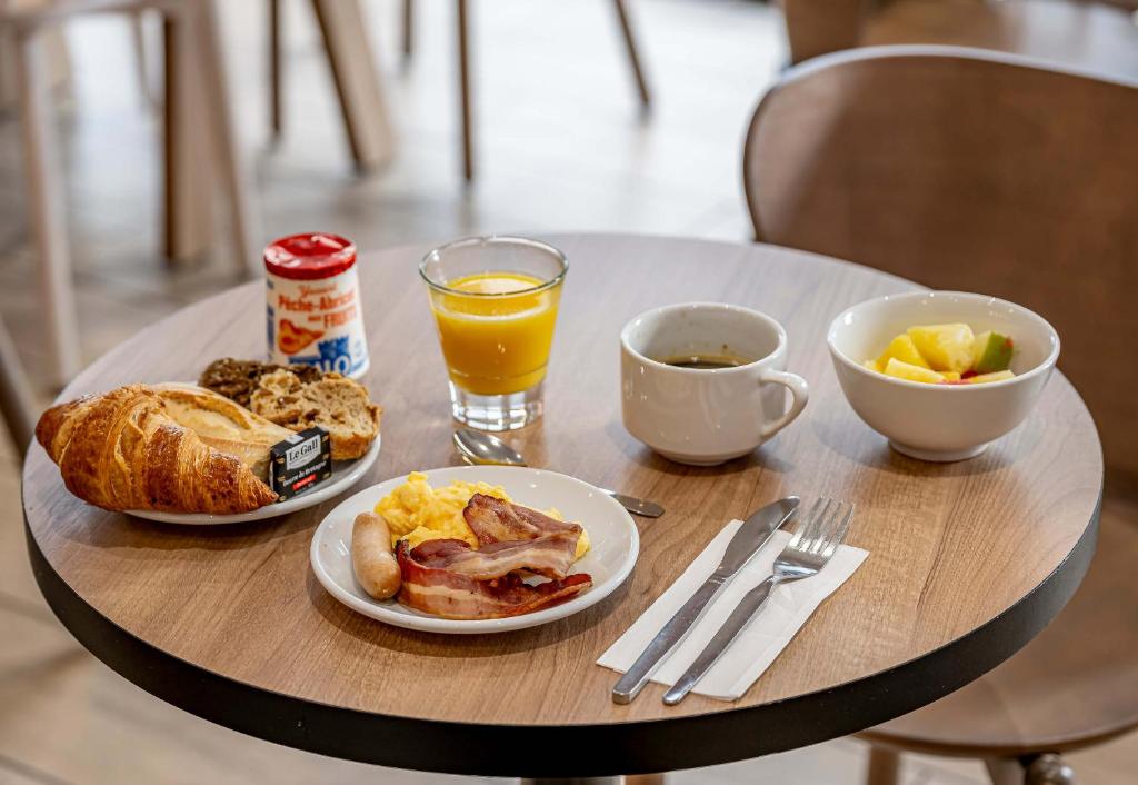 B&B HOTEL Bordeaux Bassins à flot - Resim 23