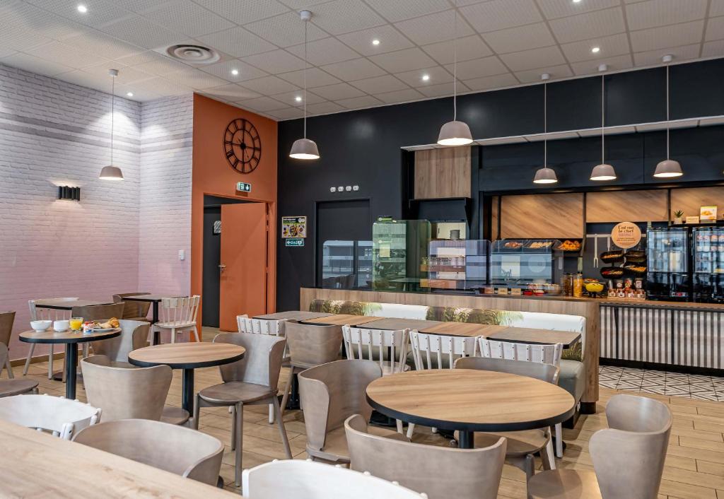 B&B HOTEL Bordeaux Bassins à flot - Resim 6