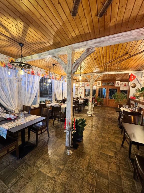 Restaurace v ubytování Hotel Post Cunter Biancardi