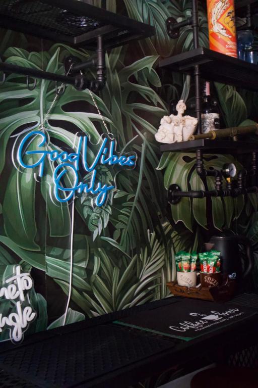 Majutusasutuses Tropical Vibes Hostel olev sertifikaat, autasu, silt või muu dokument