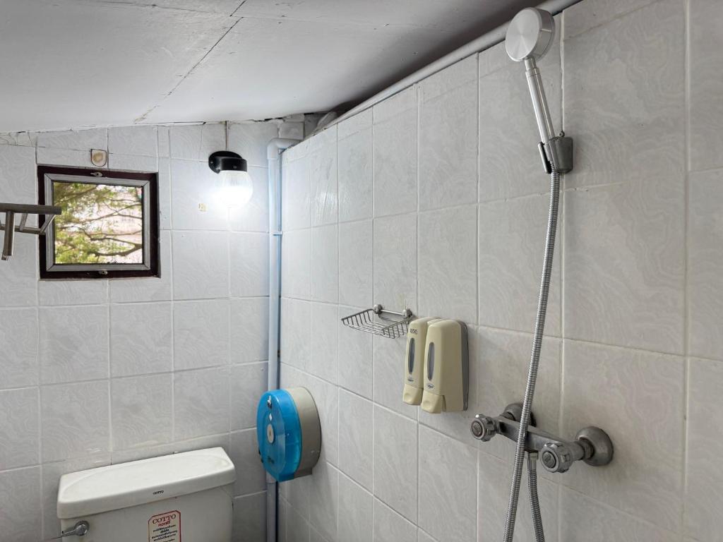 Collection O Khu Mueang near Tha Phae Gate formerly Lai Thai Guesthouse - Resim 17