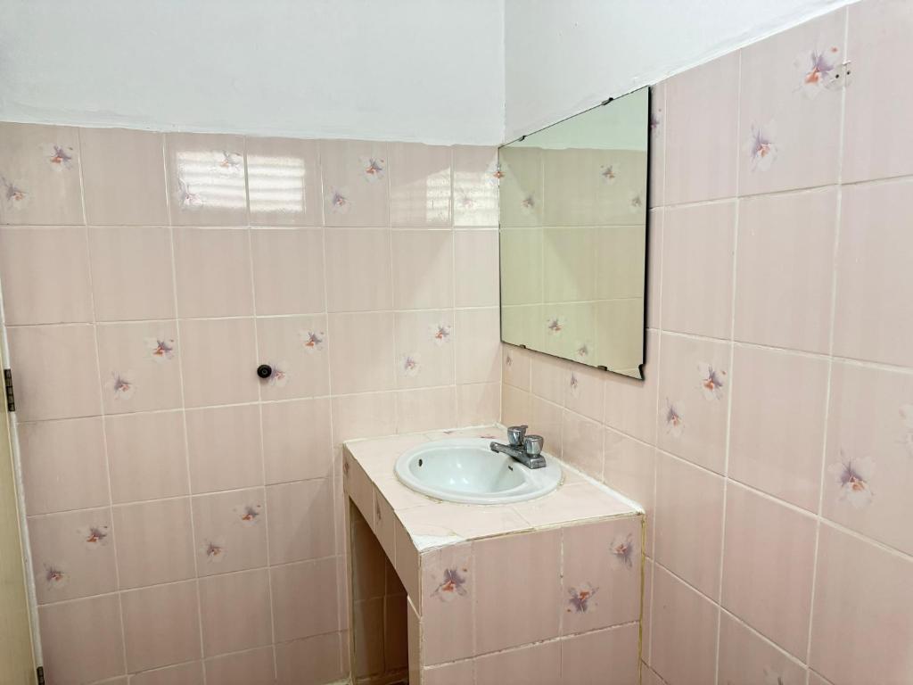 Collection O Khu Mueang near Tha Phae Gate formerly Lai Thai Guesthouse - Resim 30