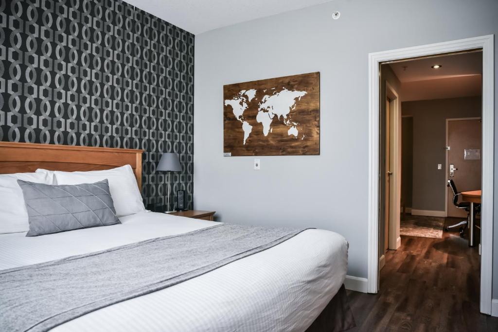 Cambridge Hotel and Conference Centre - 