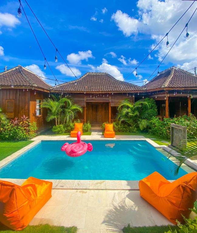 Bazén v ubytování Lotus & Teak Villas nebo v jeho okolí