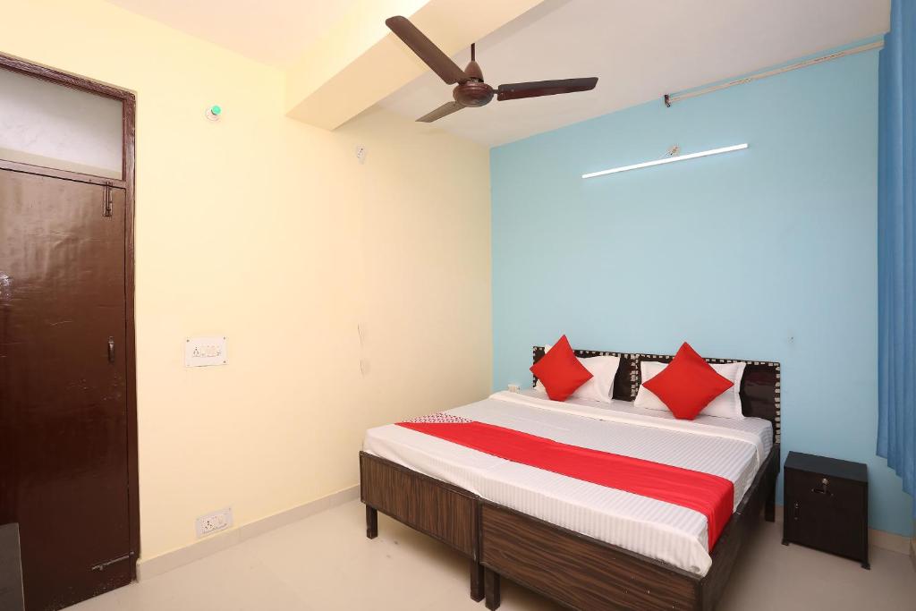 Postel nebo postele na pokoji v ubytování Hotel O Dream Connect