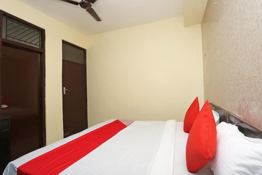 Postel nebo postele na pokoji v ubytování Hotel O Dream Connect